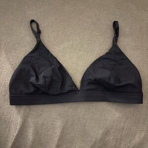 Aritzia-talula lightweight triangle bralette -athletic material
